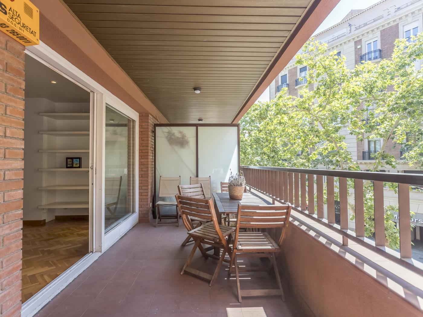 My Space Barcelona Spacious classic Bonanova Apartment with terrace for 8 - My Space Barcelona Apartments