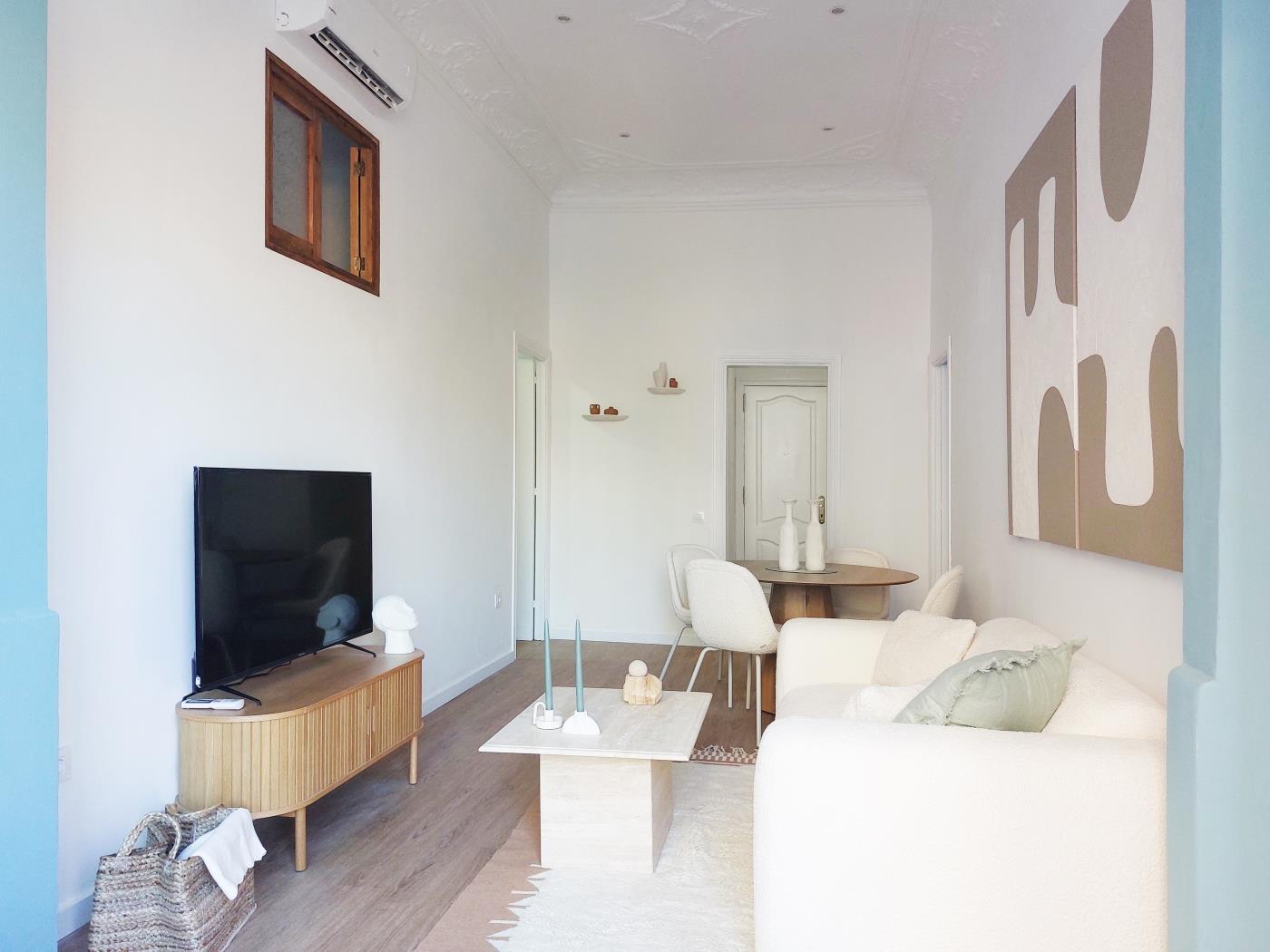 Bright 3‑Bedroom Apartment with Terrace in Barcelona’s Eixample - My Space Barcelona Apartments